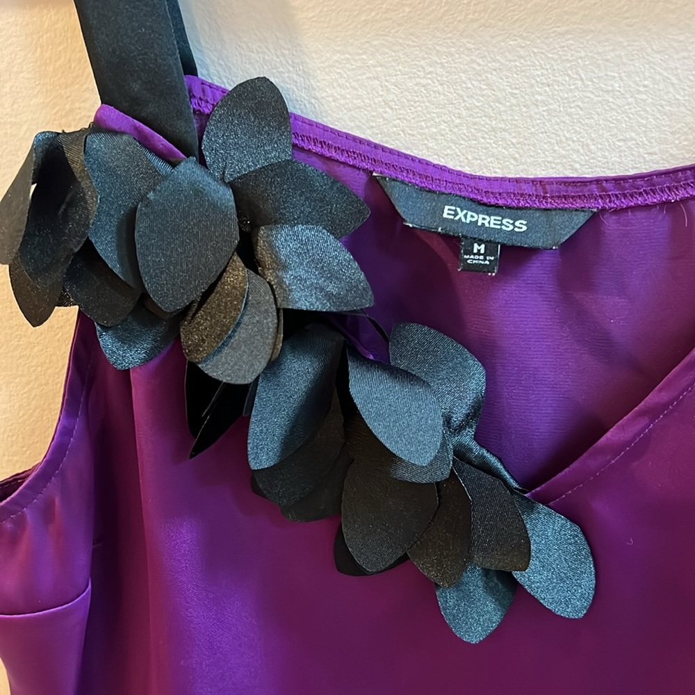 Express Floral Appliqué Tank Purple/Black size Medium Uneven Bottom - Picture 2 of 5